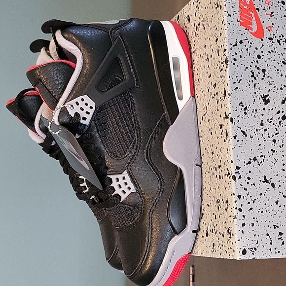 Air Jordan 4 Retro - Picture 4 of 9